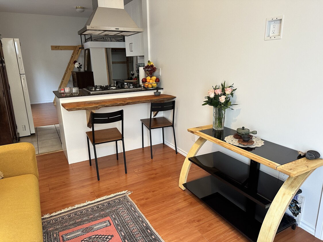 living room 1 - 7633 Plum Av