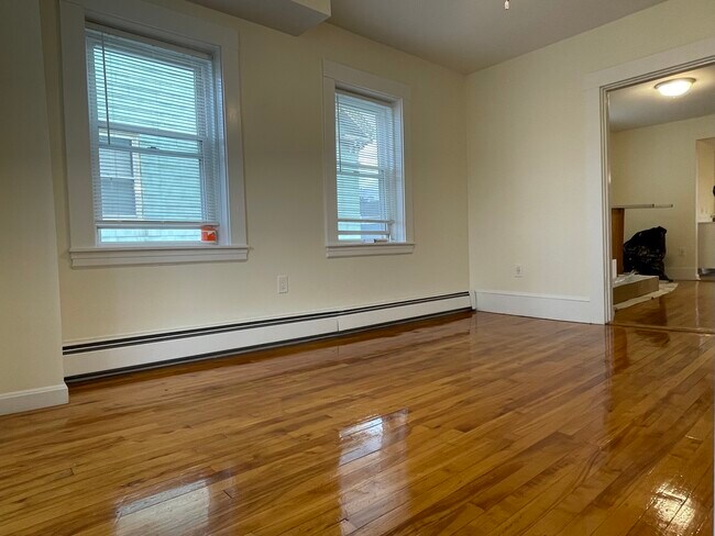Foto del edificio - 248 Somerville Ave
