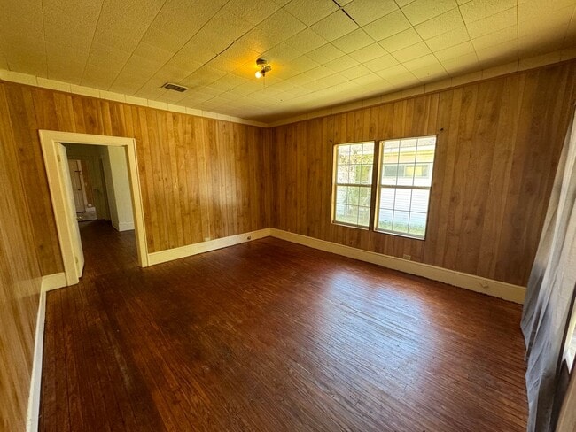 Building Photo - "Like New" Home In Bossier