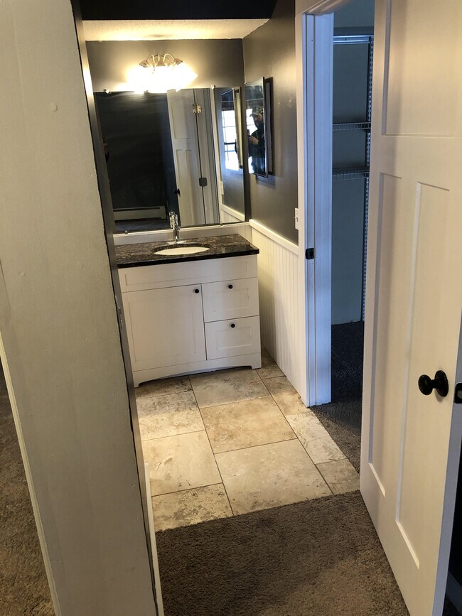 Foto del edificio - 815 Smetana Rd