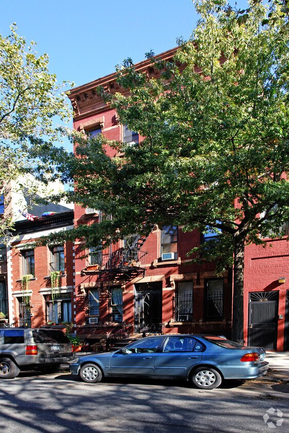 Building Photo - 369 Pacific St
