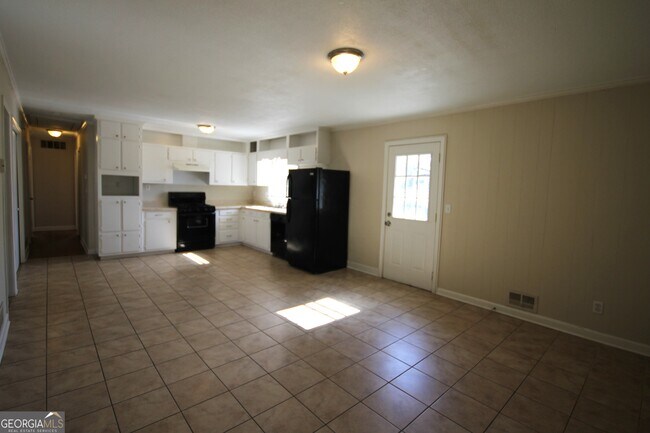 Foto del edificio - 3661 Pinehill Cir