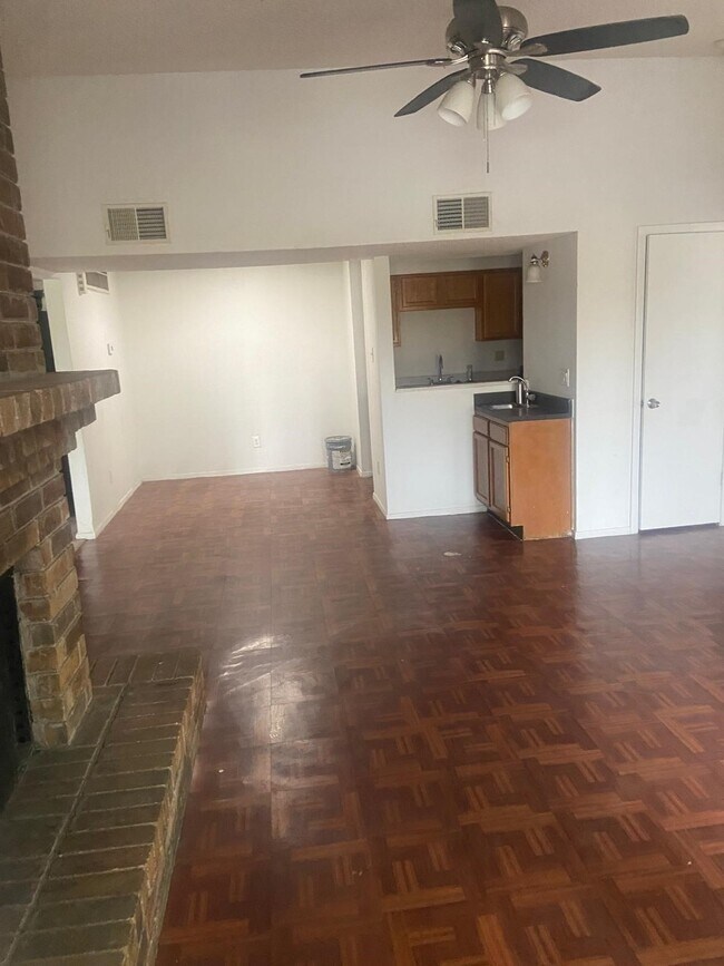 Building Photo - 10555 Turtlewood Ct