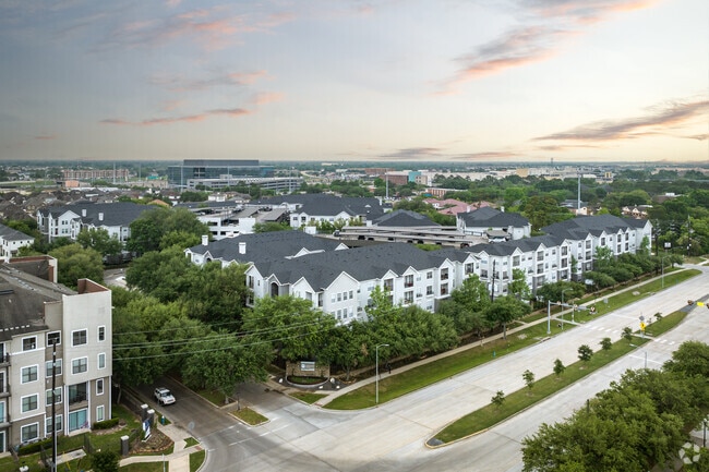 Context - Villas at Hermann Park