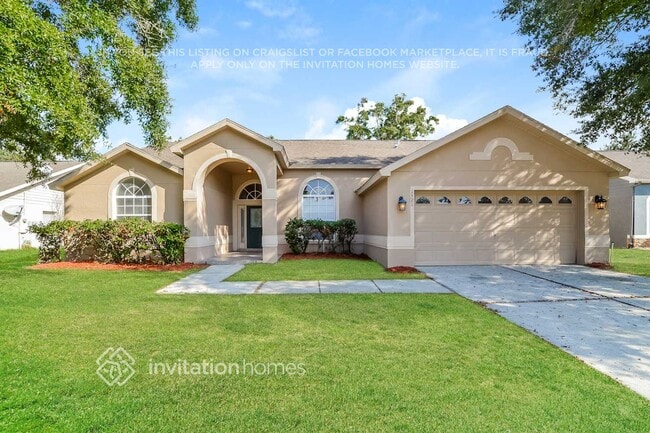 Building Photo - 1571 Parkglen Cir