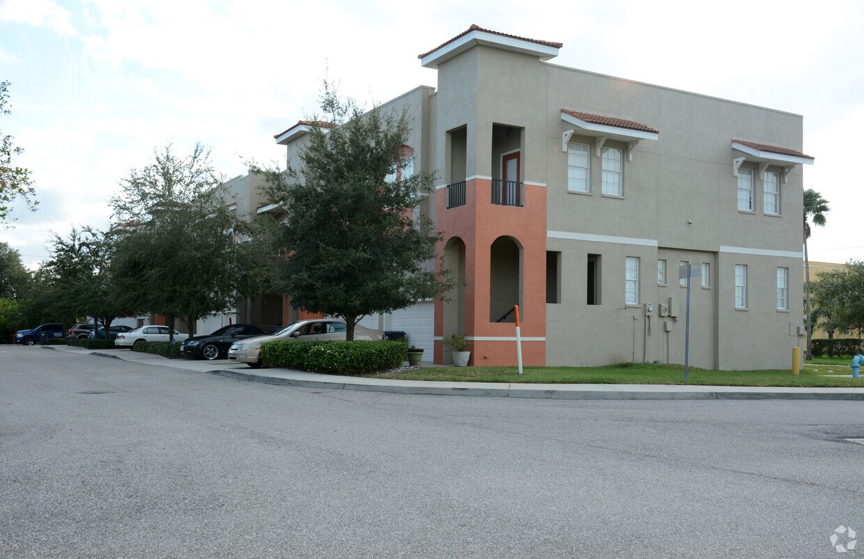 Foto del edificio - 15 Townhomes