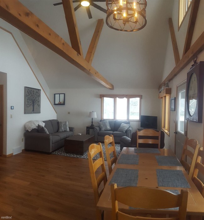 Building Photo - 3 br, 1 bath House - 3445 Nicolet Dr