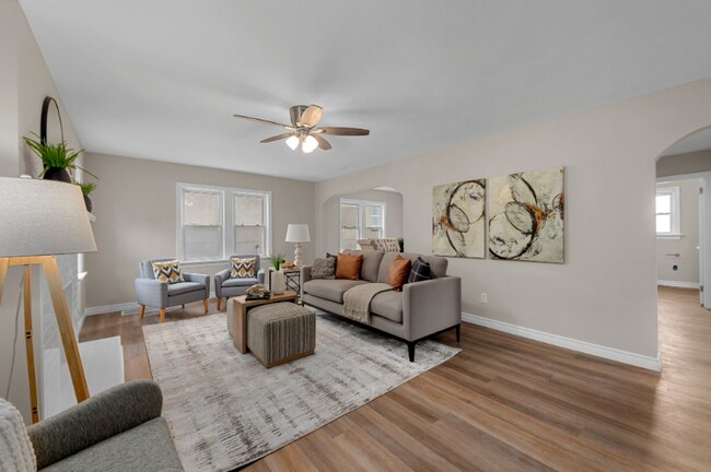 Foto del edificio - 10310 Lackland Rd