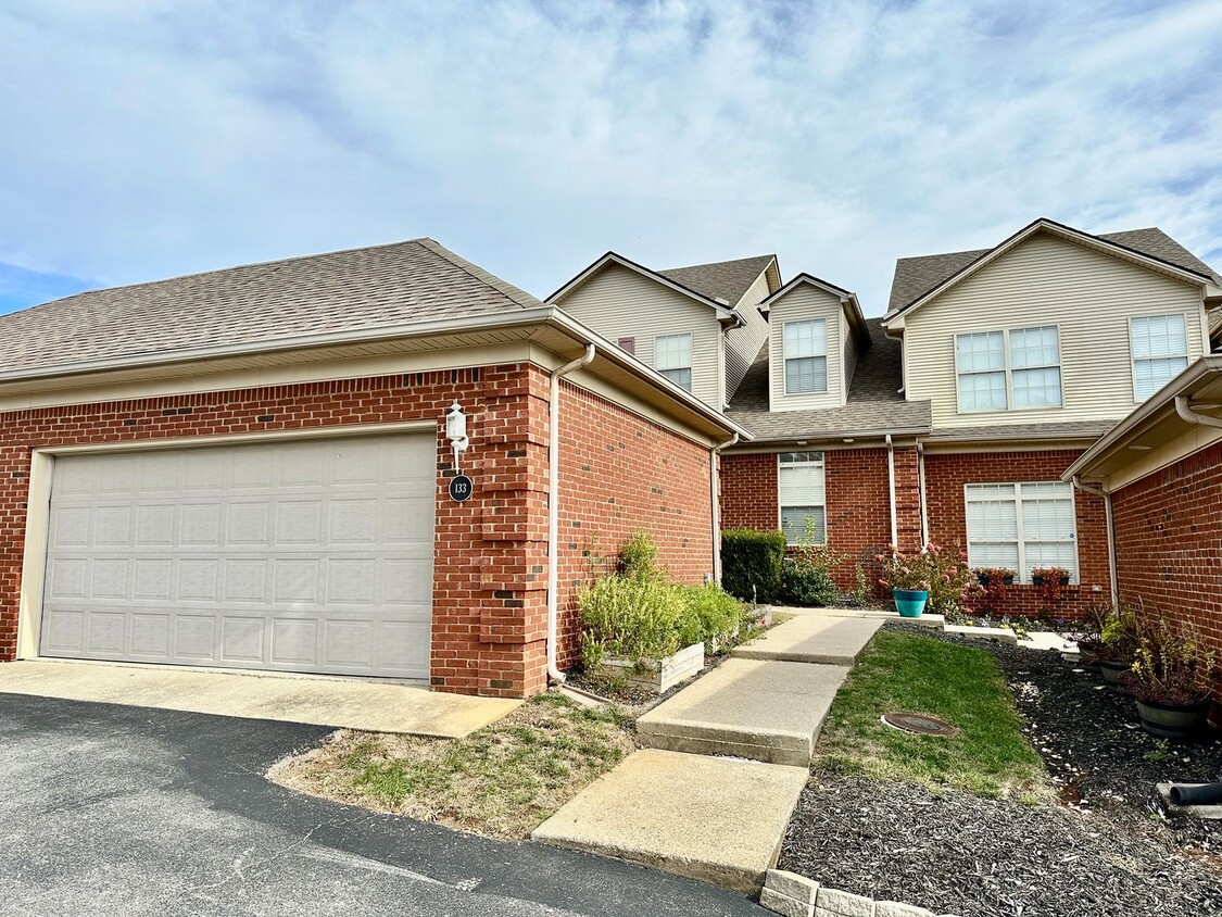 Foto del edificio - COMING SOON! Beautiful Townhome in Georgetown, by Canewood Golf Course! Garage