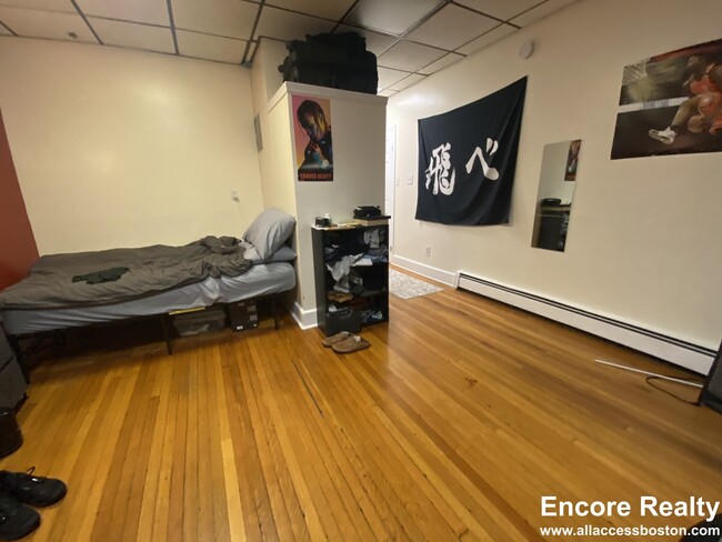 Foto del edificio - 879 Beacon St