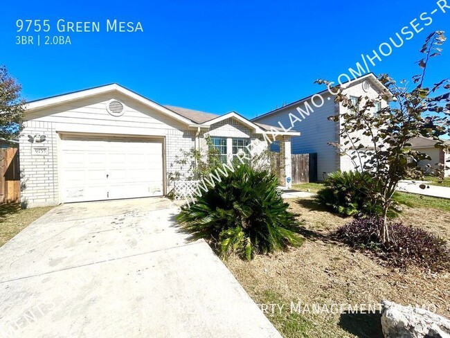 Building Photo - AVAILABLE NOW! 3 Bedroom / 2 Bath Home Nea...