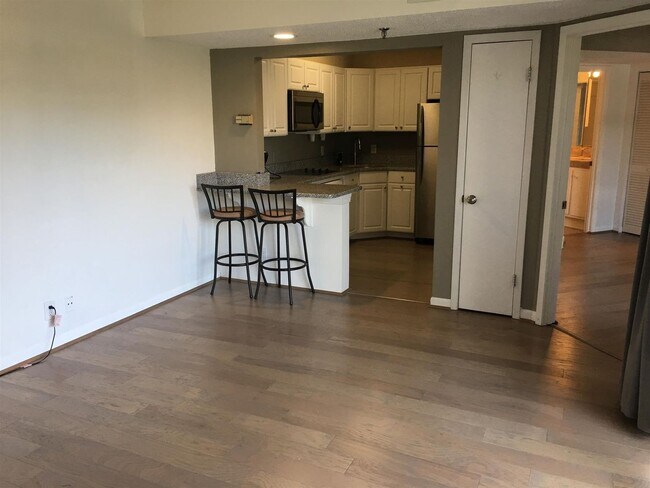 Foto del edificio - Incredible Location! Convenient 1BE/1BA living in the heart of Music Row!!