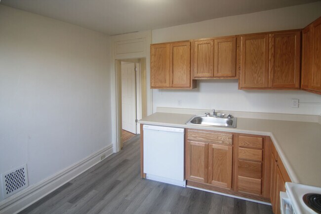 Photo - 323 South Ave Apartments