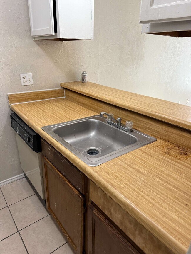 Foto del edificio - 9520 Royal Ln