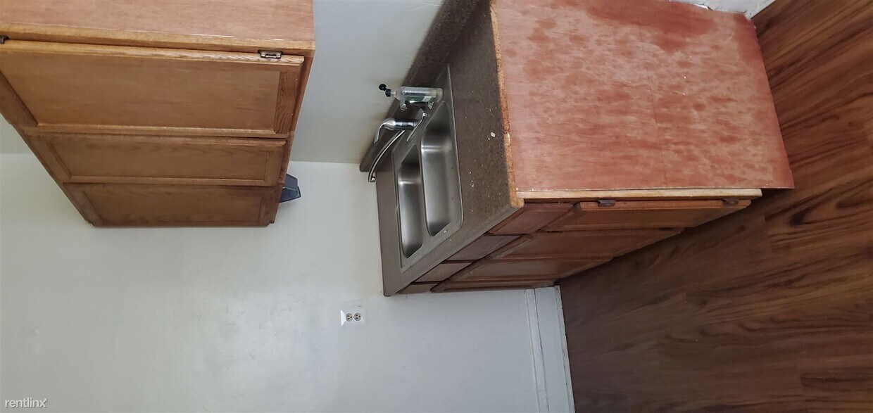 Studio, 1 bath - 7106 S Ridgeland Ave - Studio, 1 bath  - 7106 S Ridgeland Ave