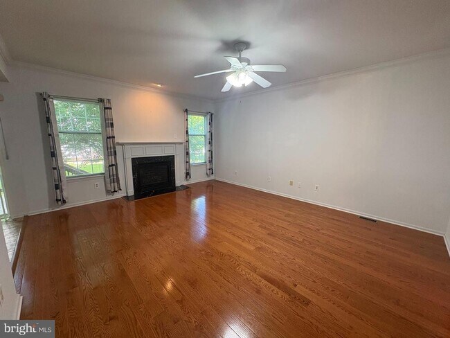Building Photo - 208 Castle Dr