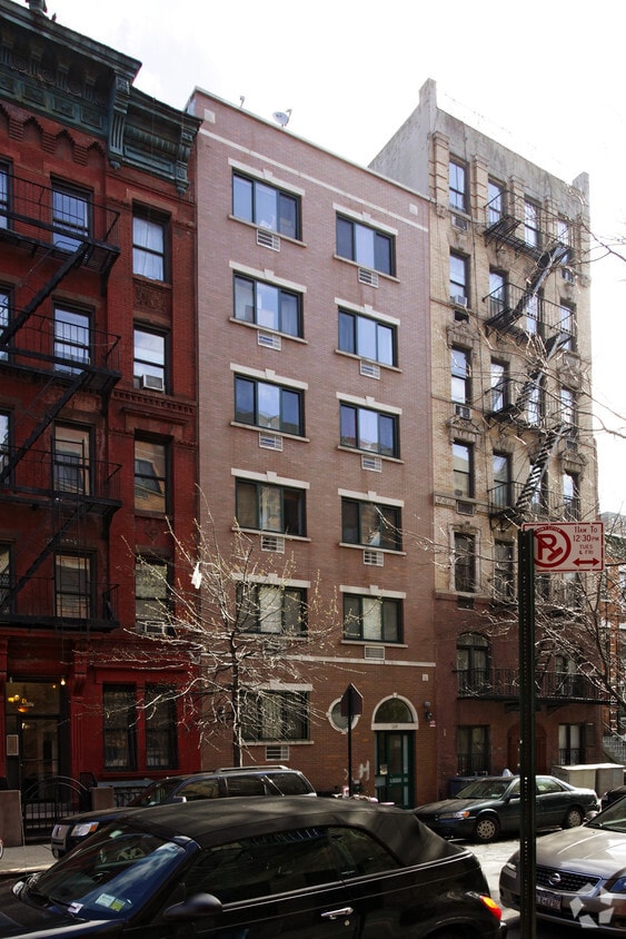 Primary Photo - 609 E 11th St
