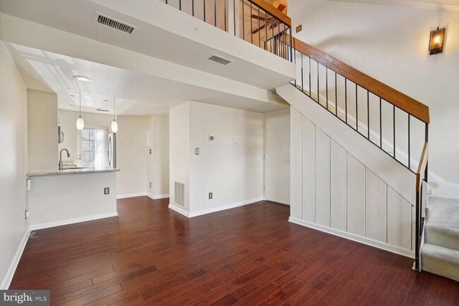 Building Photo - 1415 E Abingdon Dr