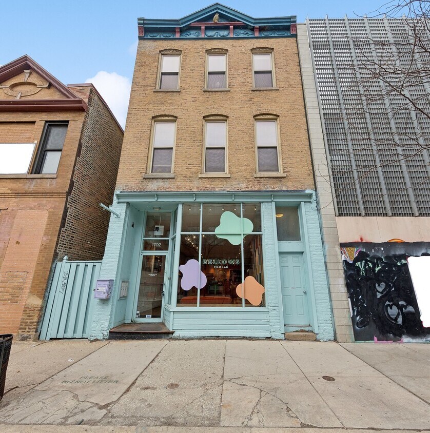 Primary Photo - 1702 N Damen Ave