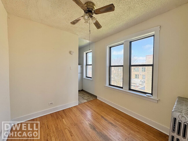 Building Photo - 1540 N Kedzie Ave