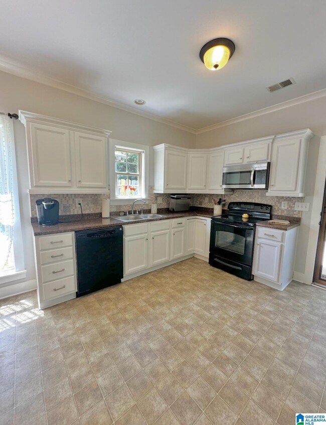 Building Photo - 102 Kingston Ct