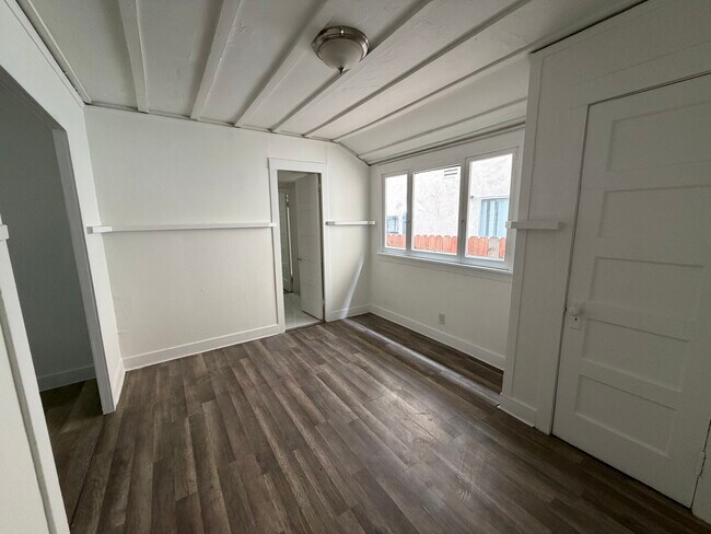 Foto del edificio - 444 N Catalina Ave