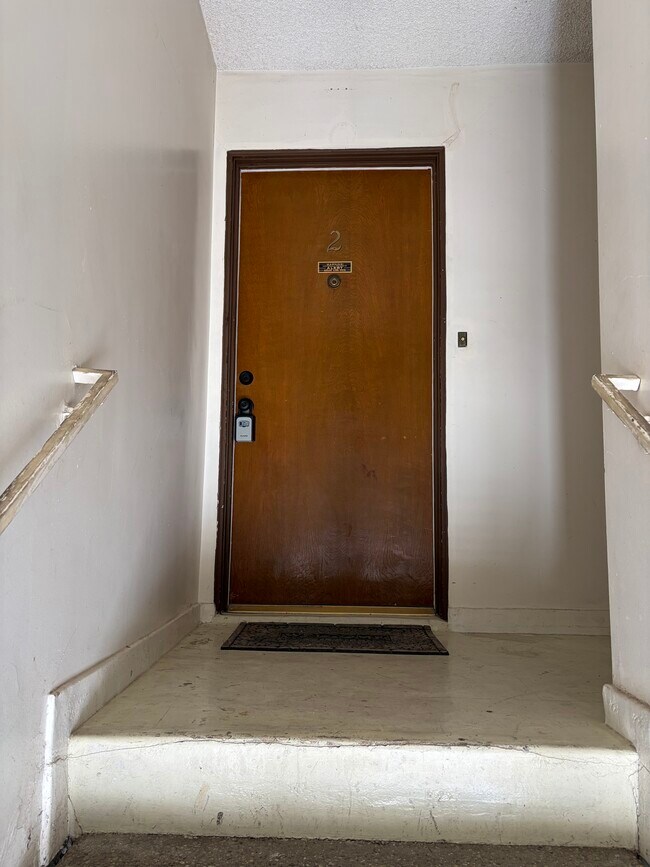 Foto del edificio - 851 Reeves Pl