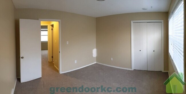 Building Photo - 1600 E Cedar Pl