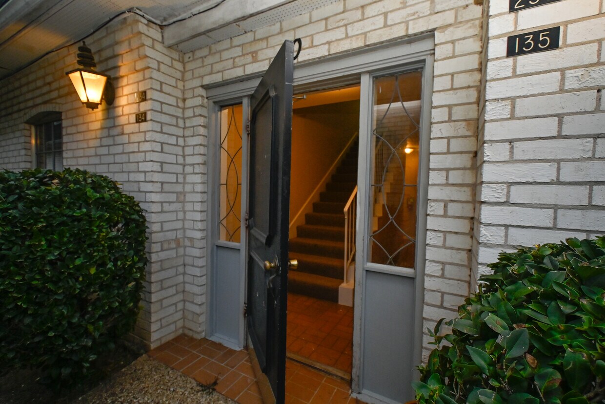 3730 Fairfield Ave Unit 234, Shreveport, LA 71104 Condo for Rent in