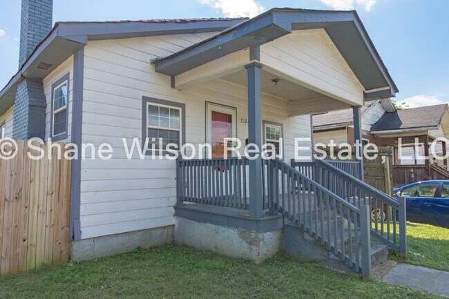 Foto del edificio - Little 2 BR / 1 BA home ready for rent!