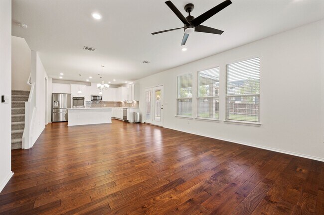 Building Photo - Beautiful 3BR Home with Open Floor Plan, Covered Patio & Private Fenced Yard in South Austin