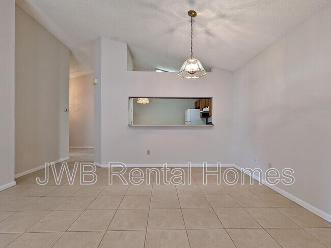 Foto del edificio - 2284 Destine Ln
