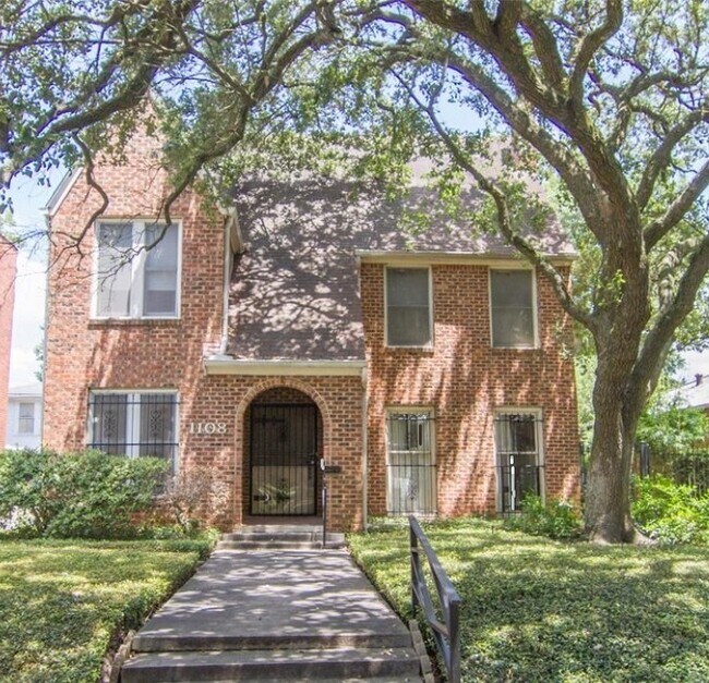 1108 Bartlett St, Houston, TX 77006 House Rental in Houston, TX