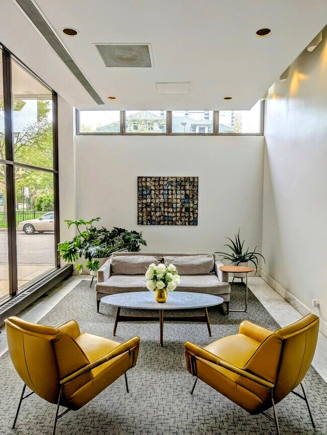 Foto del edificio - 6171 N Sheridan Rd