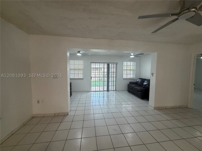 Foto del edificio - 7577 W 5th Ln