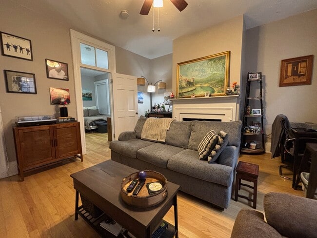 Building Photo - 98 Myrtle St