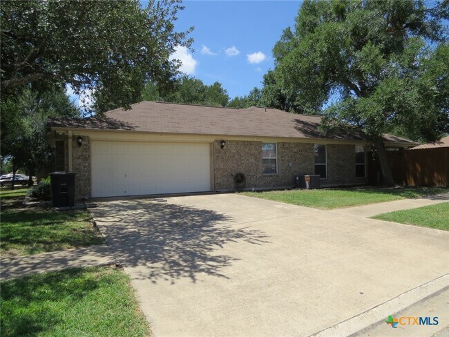 Foto del edificio - 5601 Hunters Ridge Trail