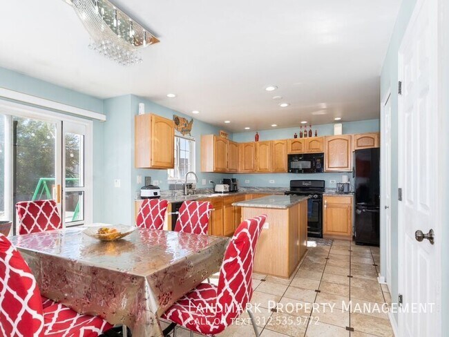 Building Photo - 20857 Brentwood Ct