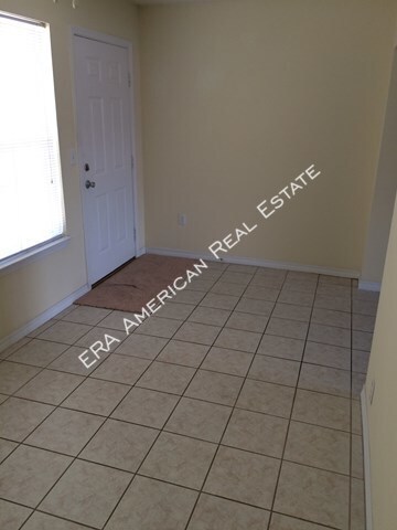 Building Photo - Stonegate Court Townhome