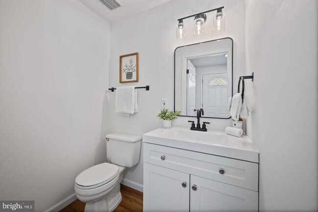 Foto del edificio - 6909 Doublebrand Ct