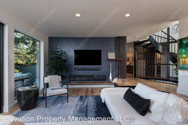 Foto del edificio - 3 br, 3 bath House - 1215 NW Foxwood