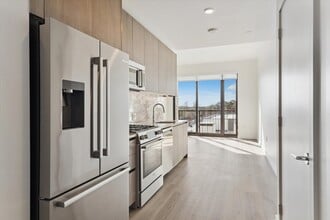 Building Photo - 1 Riva Row