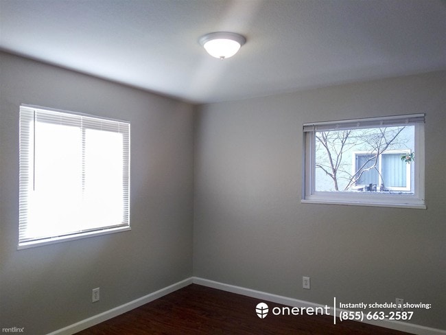 Building Photo - 2 br, 1 bath 4plex - 2369 Mammoth Dr Unit 1 -