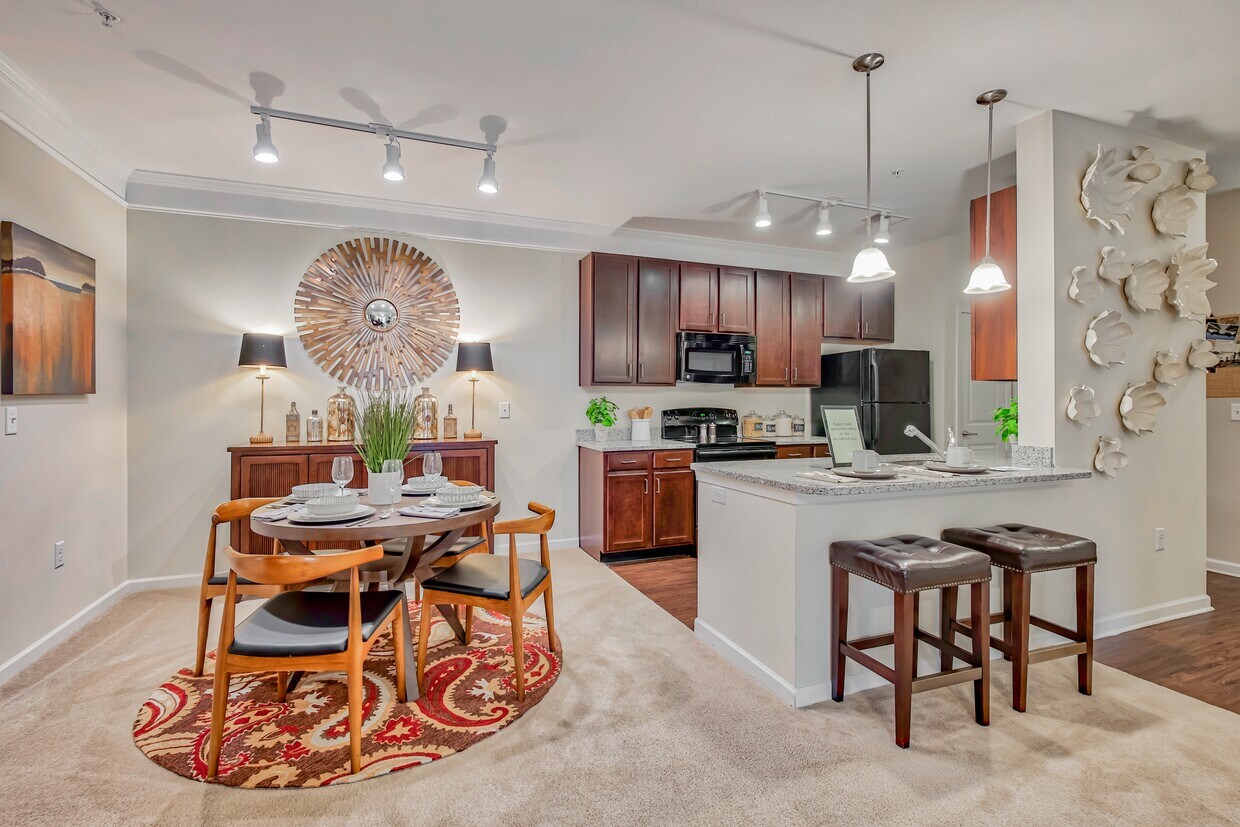 Oasis at Montclair Apartments in Dumfries, VA