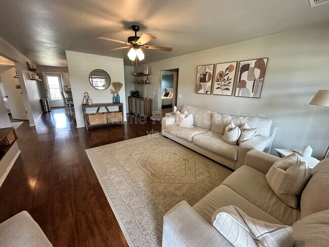 Foto del edificio - 613 E Linden Ln