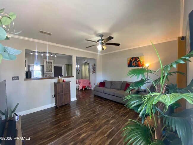 Foto del edificio - 1005 Don Ave