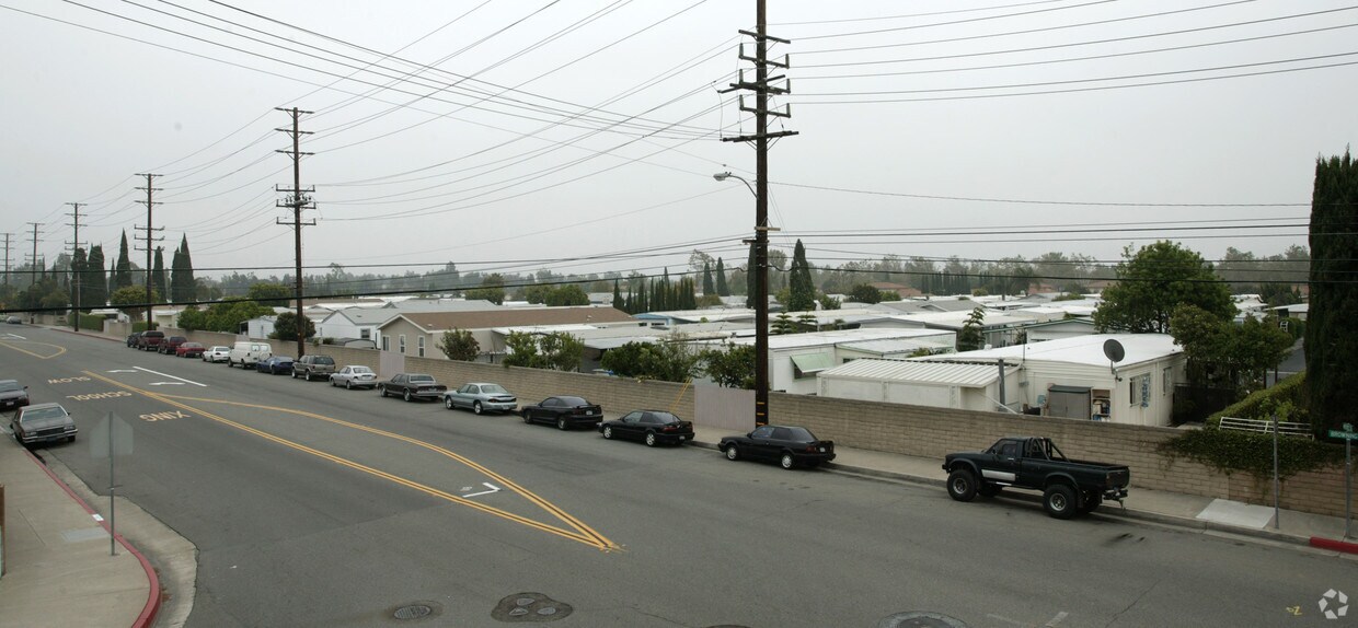 Building Photo - 14092 Browning Ave