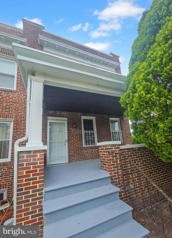 Building Photo - 3200 Normount Ave