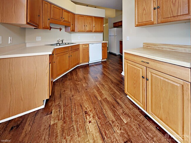Building Photo - 1807 Erin Brooke Dr