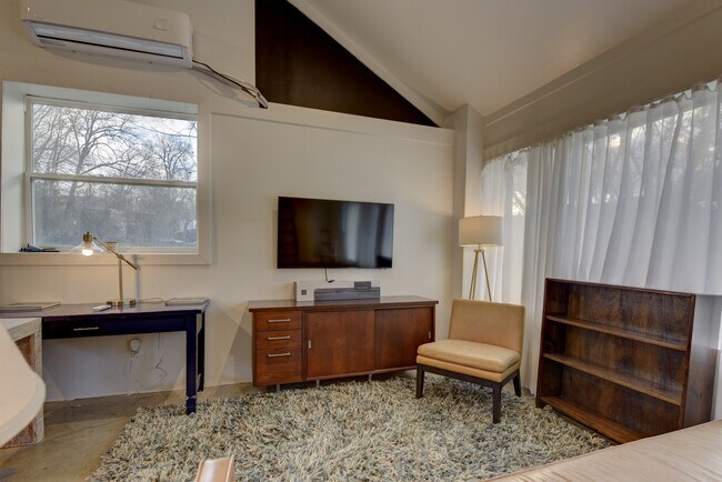 Building Photo - 113 Neese Dr